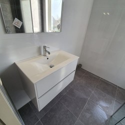 Basic badkamer voor een nieuwe woning in Almere 02