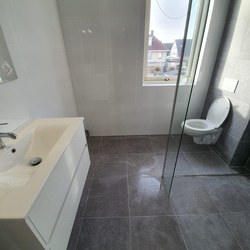 Basic badkamer voor een nieuwe woning in Almere 03