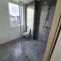 Basic badkamer voor een nieuwe woning in Almere 04