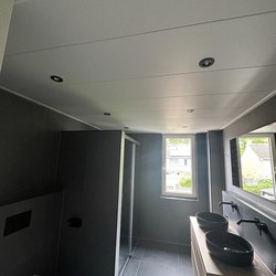 Een moderne nieuwe badkamer in Almere 08