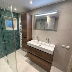 Moderne warme badkamer renovatie in Almere 04