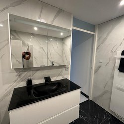 Nieuwe stijlvolle marmerlook badkamer 07